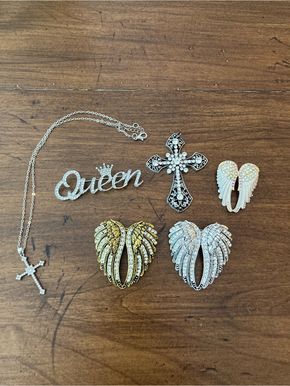 6 piece SET Mixed Metal ANGEL WINGS & QUEEN brooches. CROSS pend/necklace